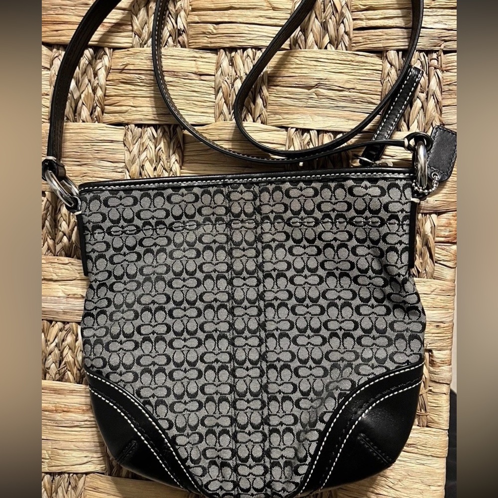 COACH  MINI KISSING C’S VintagenBLACK CROSSBODY  PURSE / HANDBAG
